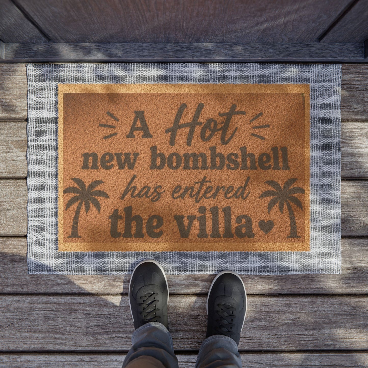 A Hot new bombshell has entered the villa- Rug